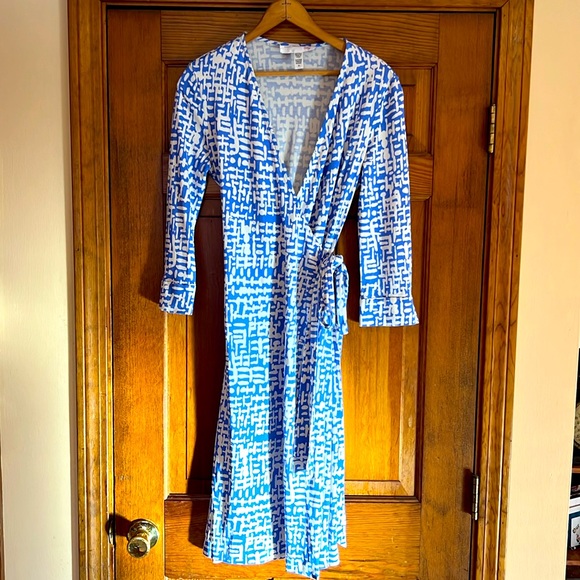 Diane Von Furstenberg Vintage Silk Wrap Dress - Picture 1 of 7